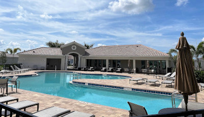 venicewoodlands_pool_400