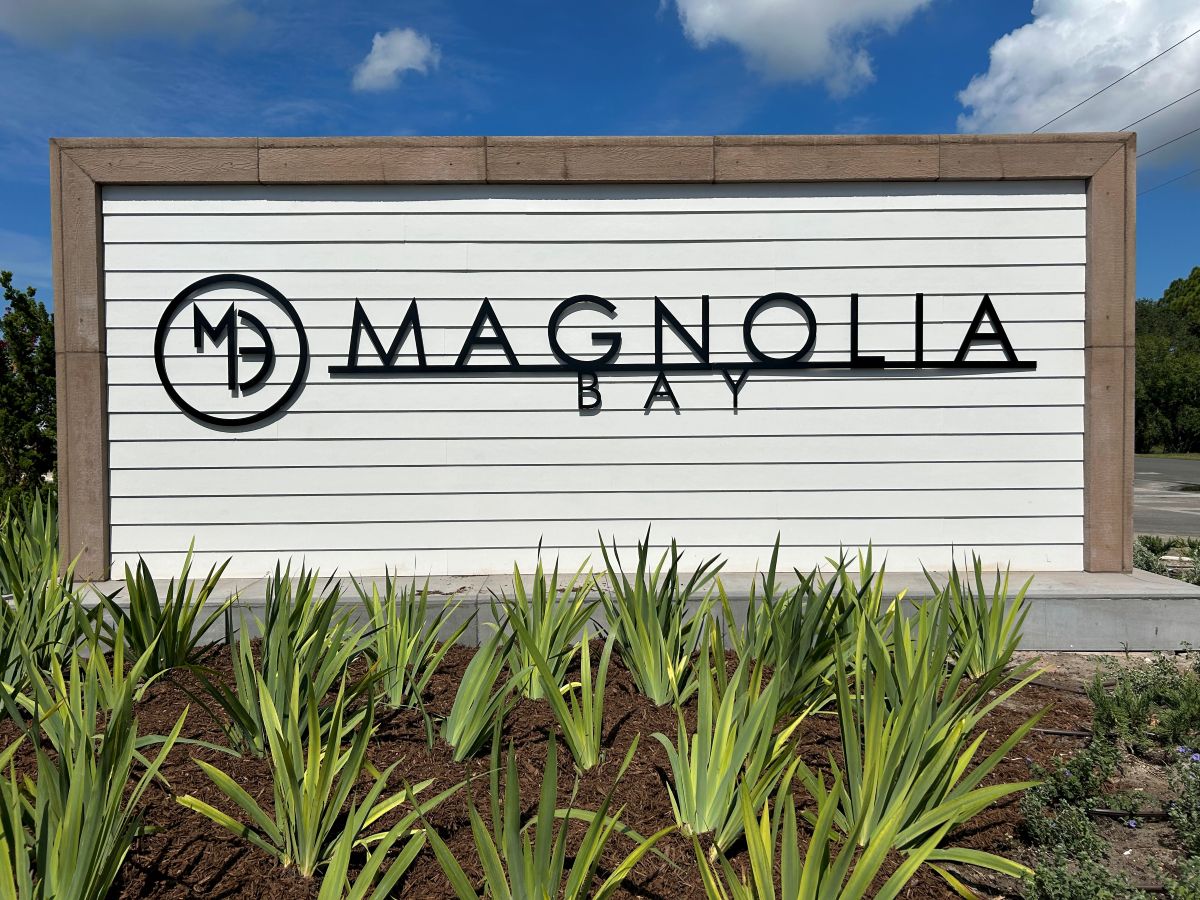 magnolia bay sign